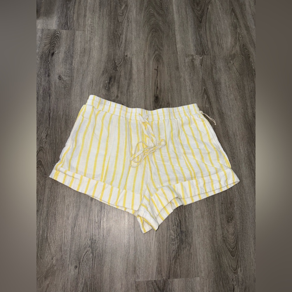 Universal Thread - Yellow Striped Shorts (NWOT)